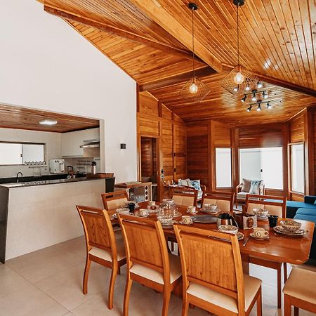 Casadecastelhanos, Quadra Do Mar De Castelhanos, 4 Suites Com Ar, Churrasqueira, Piscina, Hidromassagem, Cozinha Integrada Gourmet Ideal Para Familia E Amigos Anchieta  Esterno foto