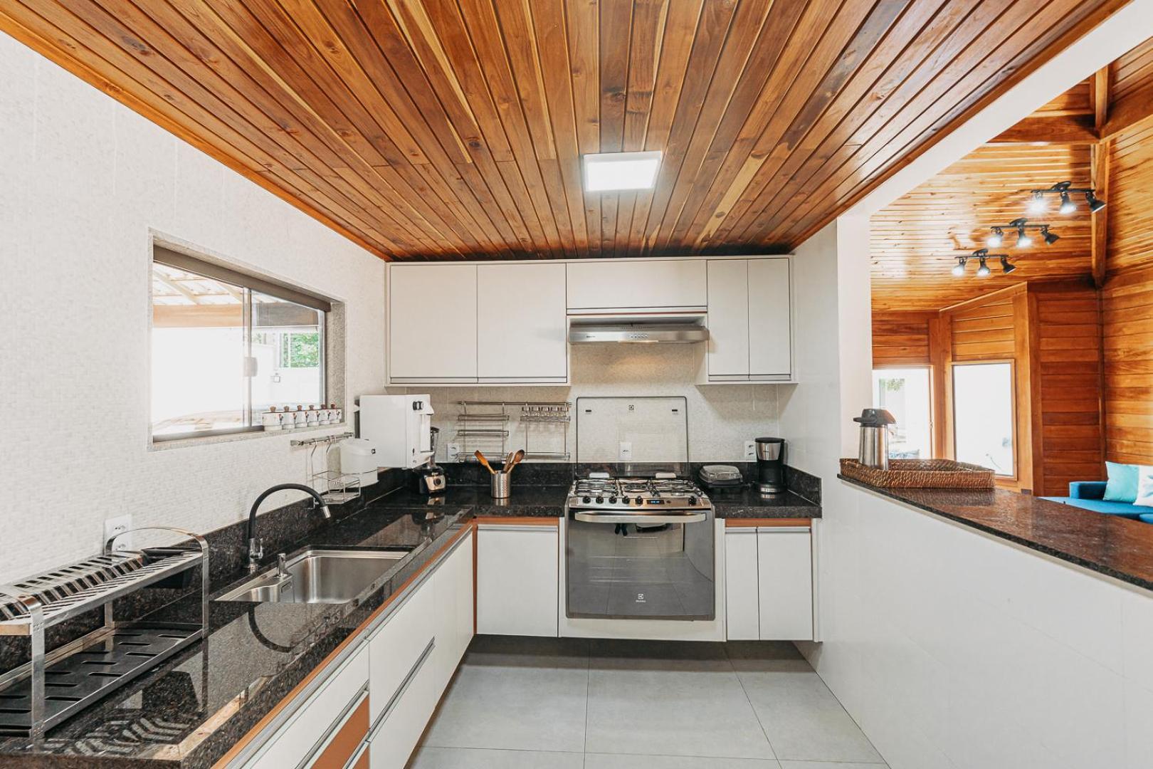 Casadecastelhanos, Quadra Do Mar De Castelhanos, 4 Suites Com Ar, Churrasqueira, Piscina, Hidromassagem, Cozinha Integrada Gourmet Ideal Para Familia E Amigos Anchieta  Esterno foto