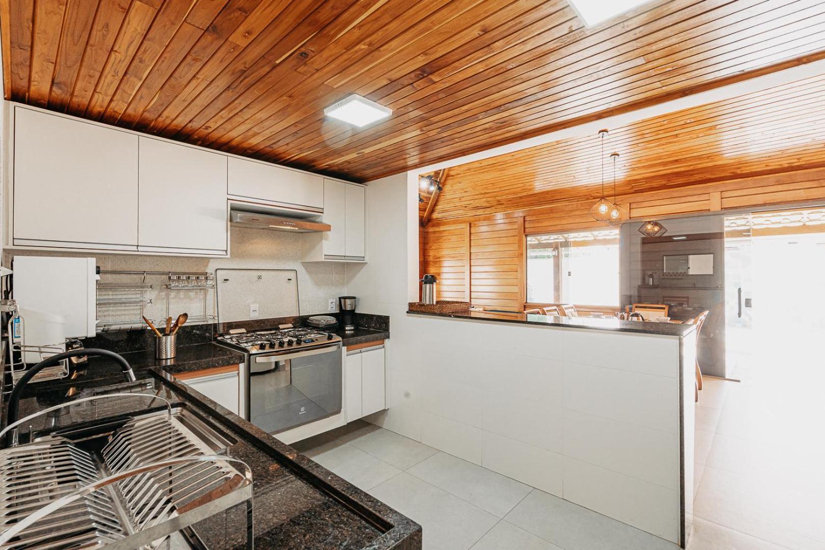 Casadecastelhanos, Quadra Do Mar De Castelhanos, 4 Suites Com Ar, Churrasqueira, Piscina, Hidromassagem, Cozinha Integrada Gourmet Ideal Para Familia E Amigos Anchieta  Esterno foto