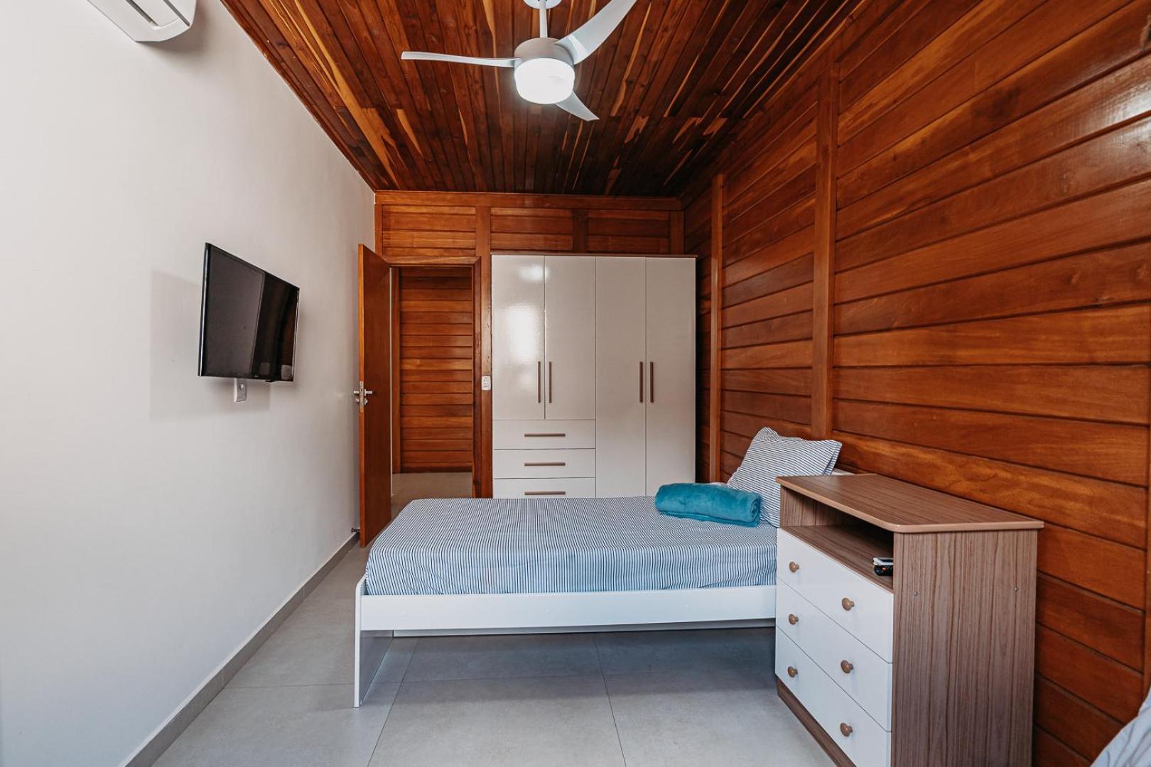 Casadecastelhanos, Quadra Do Mar De Castelhanos, 4 Suites Com Ar, Churrasqueira, Piscina, Hidromassagem, Cozinha Integrada Gourmet Ideal Para Familia E Amigos Anchieta  Esterno foto